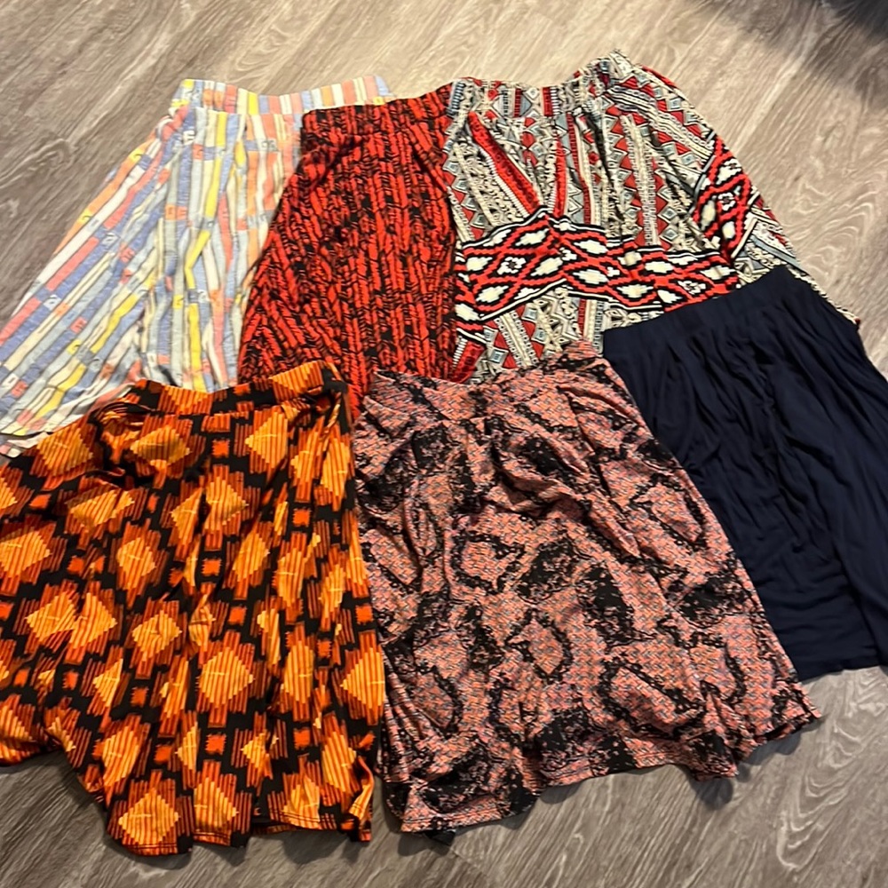 Lularoe Madison skirts xs